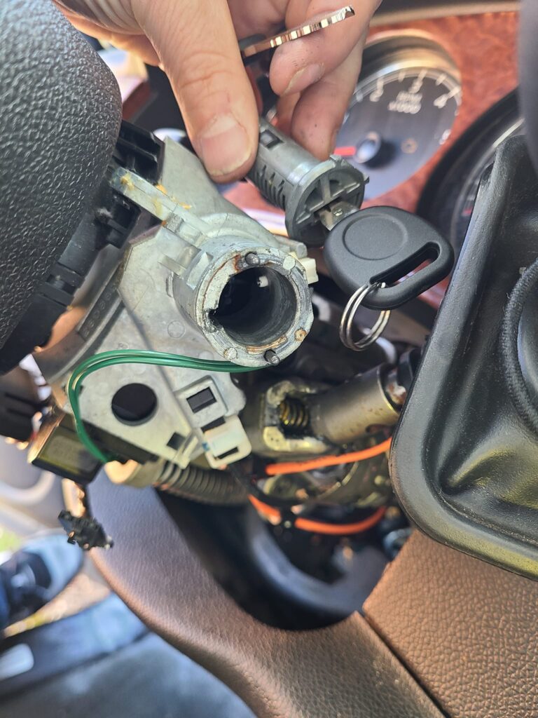 GMC Yukon All Keys Lost - Locksmith Job in DuPont, WA